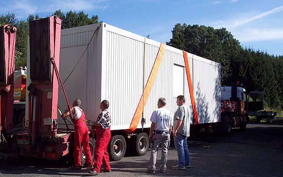 container_2.jpg