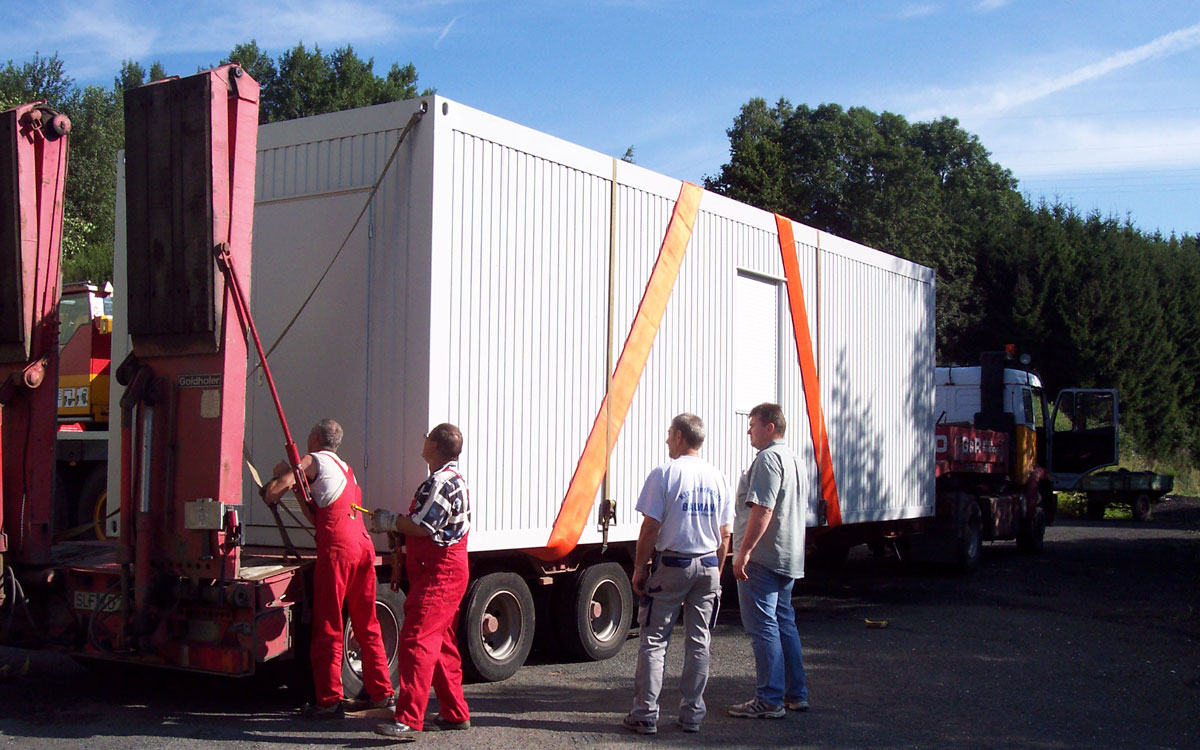 container_2.jpg